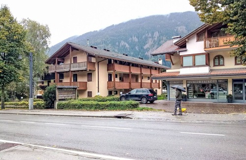 Pinzolo Apartment | Lovely apartment for 6 guests with WIFI, TV and patio