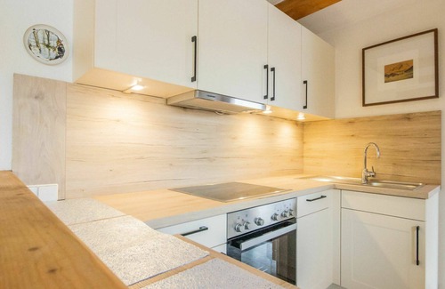 Axams Apartment | Lovely apartment for 7 people with WIFI, TV, balcony, pets allowed and panoramic view