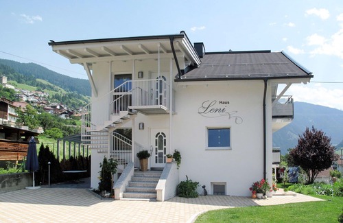 Fliess Apartment | Lovely apartment for 9 guests with WIFI, TV, balcony and pets allowed