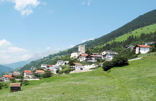 Fliess Apartment | Lovely apartment for 6 guests with WIFI, TV and panoramic view