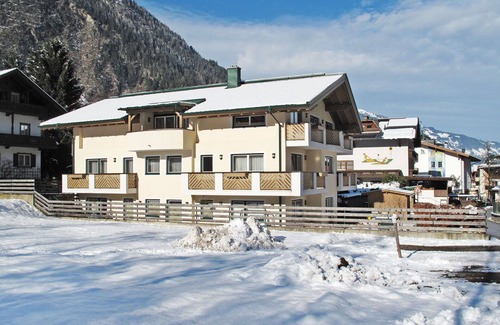Mayrhofen Apartment | Lovely apartment for 2 people with WIFI, terrace and pets allowed