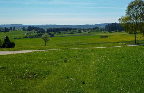 Loffingen Apartment | Lovely apartment for 4 people with pool, WIFI, TV, balcony, panoramic view and parking