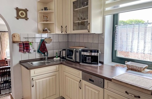 Gingst Apartment | Lovely apartment for 2 people with WIFI, TV and patio