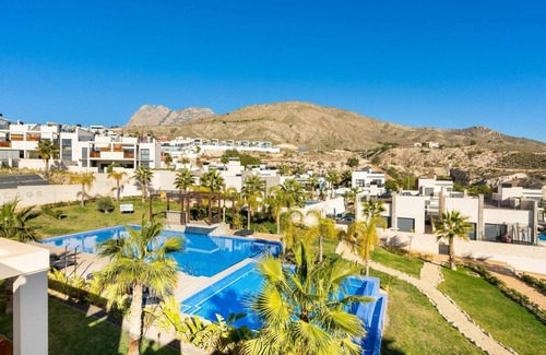 Finestrat Apartment | Lovely apartment for 4 people with pool, WIFI, A/C, TV and patio
