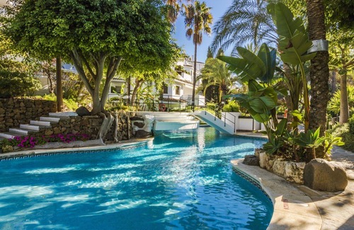 Elviria Apartment | Lovely apartment for 4 guests with pool, A/C, WIFI, TV and terrace