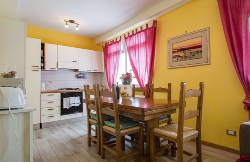 Marliana Apartment | Lovely apartment for 7 guests with WIFI, pool, TV, terrace and pets allowed