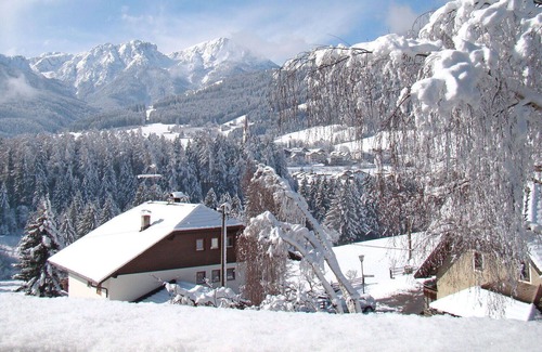 Casola Apartment | Lovely apartment for 4 people with balcony, pets allowed and parking