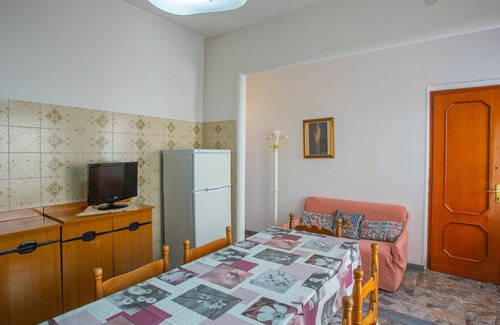 Peschici Apartment | Lovely apartment for 7 people with WIFI, TV, terrace and pets allowed