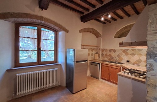 Poggibonsi Apartment | Lovely apartment for 6 guests with A/C, WIFI, pool, TV and panoramic view, close to San Gimignano
