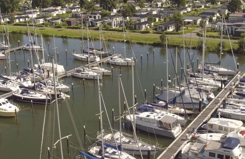 Dordtse Biesbosch Apartment | Lovely apartment for 4 people with WIFI, TV, terrace and parking