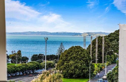 Parnell Apartment | Lovely Apartment - Gym & Parking by Zodiak Stays