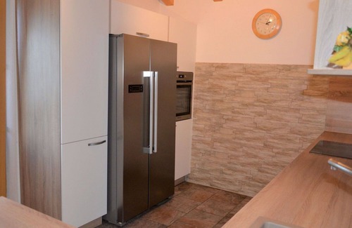 Sankt Anton am Arlberg Villa | Lovely apartment in villa for 5 guests with WIFI, TV, balcony and pets allowed