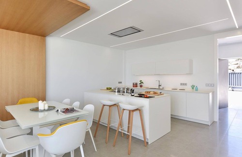 Salobre Villa | Lovely apartment in villa for 10 people with private pool, WIFI, A/C, TV, terrace and pets allowed
