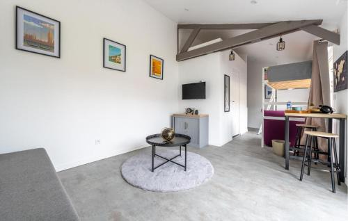 Amblainville Apartment | Lovely Apartment In Amblainville