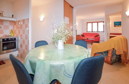 Calcatoggio Apartment | Lovely apartment in Calcatoggio