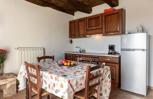 Arcidosso House | Lovely apartment in villa for 2 guests with patio, pets allowed and panoramic view