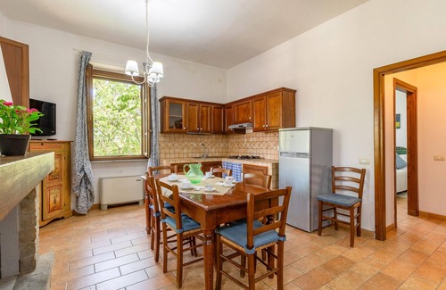 Montone Apartment | Lovely apartment in Montone with WiFi