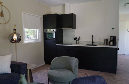 Vleteren House | Lovely apartment in villa for 4 guests with WIFI, TV and terrace