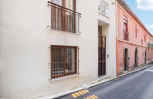 Patti Apartment | Lovely apartment in Patti with WiFi