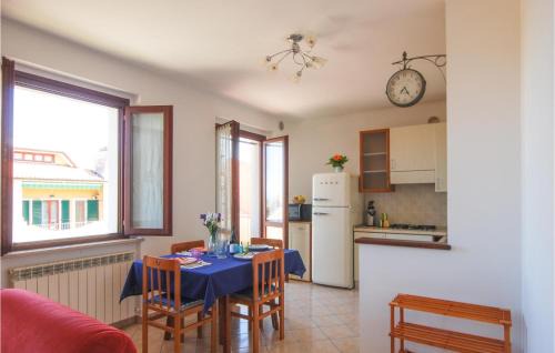 San Costanzo Apartment | Lovely Apartment In San Costanzo