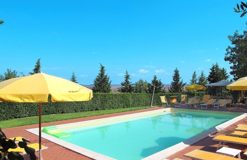 Lajatico Villa | Lovely apartment in villa for 2 guests with pool, WIFI, TV and patio