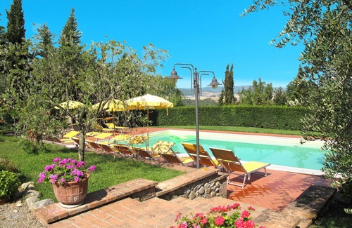Lajatico Villa | Lovely apartment in villa for 4 guests with pool, WIFI, TV and patio