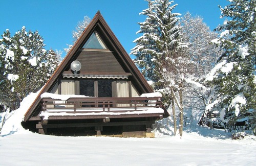 Siegsdorf House | Lovely apartment in villa for 4 people with TV, balcony and pets allowed