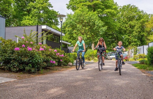 Belfeld House | Lovely apartment in villa for 4 people with pool, WIFI, TV and terrace