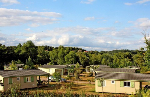 Beynat House | Lovely apartment in villa for 6 people with WIFI, pool, TV, terrace and pets allowed