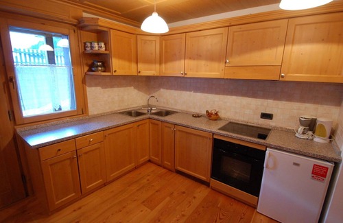Penia House | Lovely apartment in villa for 3 guests with WIFI, TV and pets allowed