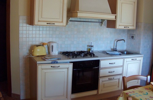 Casole d'Elsa House | Lovely apartment in villa for 2 guests with WIFI, pool, TV, patio and panoramic view