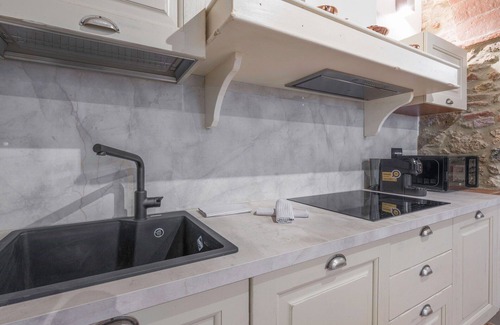 Monteriggioni Apartment | Lovely apartment for 4 people with pool, WIFI, A/C, TV and pets allowed, close to Siena