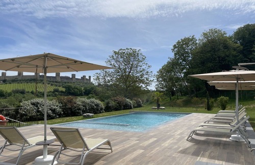 Monteriggioni Apartment | Lovely apartment for 2 guests with pool, A/C, WIFI, TV and pets allowed, close to Siena