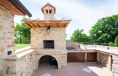 Monteriggioni Apartment | Lovely apartment for 2 guests with pool, A/C, WIFI, TV and pets allowed, close to Siena