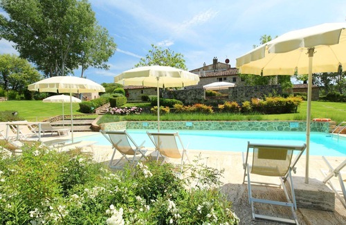 Rapolano Terme Villa | Lovely apartment in villa for 4 people with pool, WIFI, TV and patio