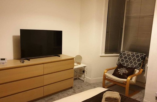 Leyton Apartment | Lovely apartment Leyton village