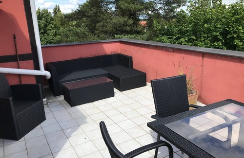 Gentofte Condo | Lovely apartment on 2 levels of 125 sqm. in a nature area. Walking distance to S-trains and buses