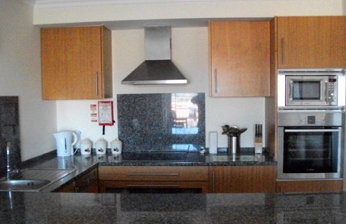 Olhos D'Agua Apartment | Lovely Apartment Overlooking The Pool And Tennis Court With Sea View