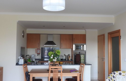 Olhos D'Agua Apartment | Lovely Apartment Overlooking The Pool And Tennis Court With Sea View