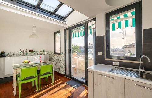 Repubblica Apartment | Lovely Apartment with Terrace Rome City Center