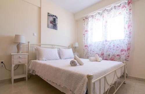 Xylokastron Apartment | Lovely Apartment Xylokastro 2nd Floor