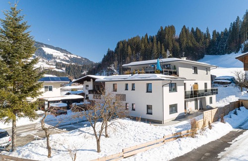 Hopfgarten im Brixental Apartment | Lovely apartment with garden and close to the ski lift
