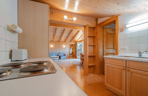 Sankt Martin bei Lofer Villa | Lovely apartment in villa for 3 guests with TV and balcony