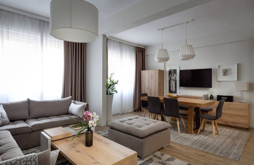 Athens City Centre Villa | Lovely Athens Apartment | 2 Bedrooms | Apartment Seigi | Ideally Situated in.