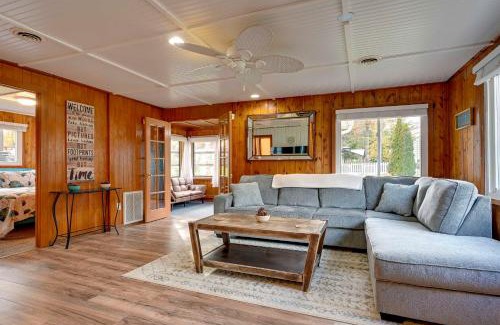 Au Gres House | Lovely Au Gres Cottage with Hot Tub Walk to Beach!