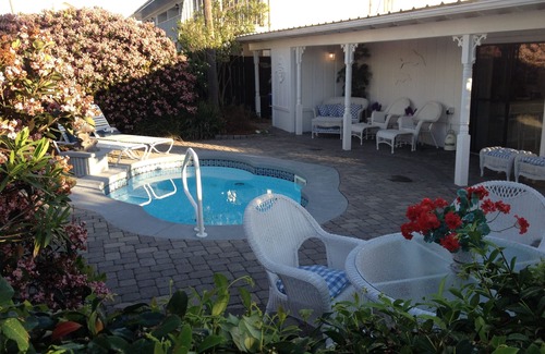 Silver Sands Beach Cottage | Lovely Beach Cottage w/Private Fountain Pool