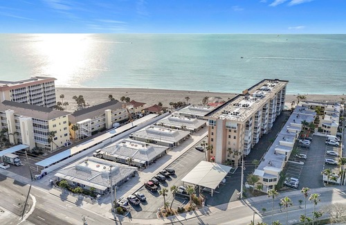 Venice Condo | Lovely Beach Condo on Island of Venice!