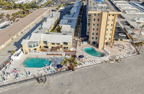 Venice Condo | Lovely Beach Condo on Island of Venice!