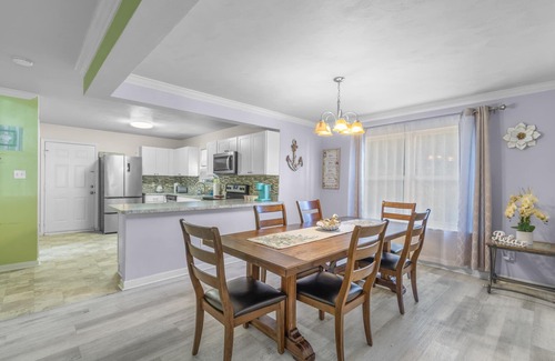 East Ocean View House | Lovely Beach House -Ocean Duplex