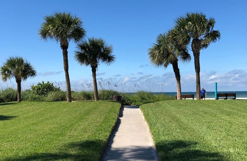 Belleair Beach House | Lovely Belleair Beach Home.Only One Block To The Beach !